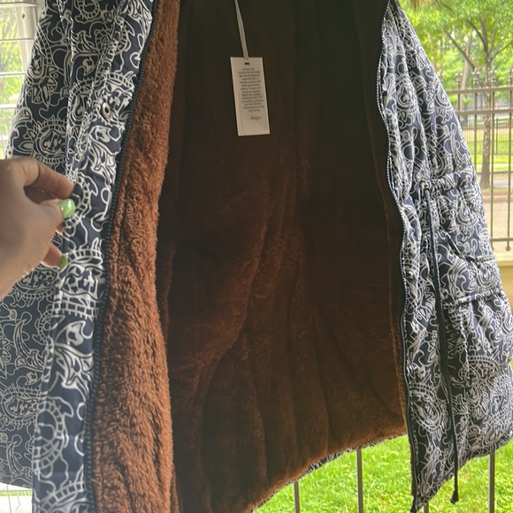 Winter Coat - Picture 2 of 9